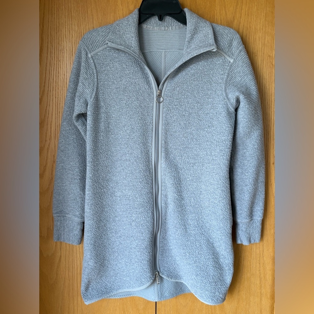 Lululemon Women’s Activewear/Casual Jacket-Size: 4-Color: Gray-Preowned, EUC